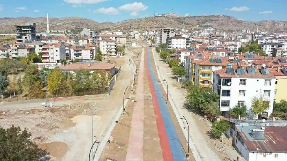 'Elazığ´da üst yapı çalışmaları sürüyor'