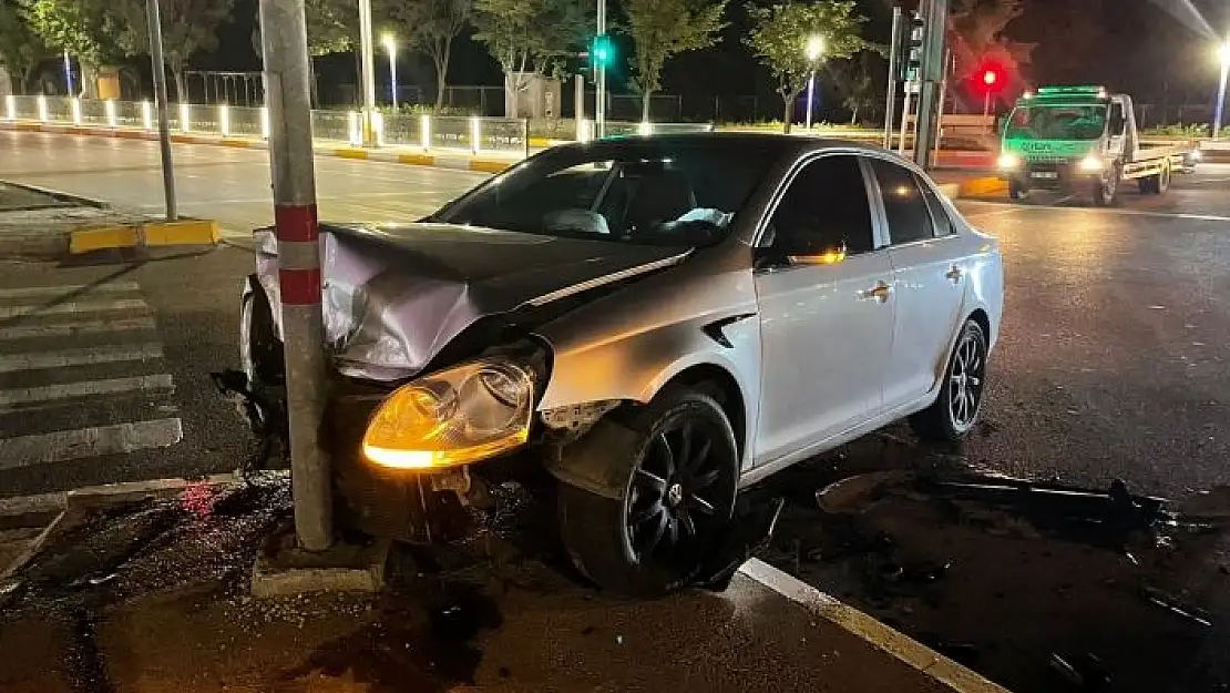 'Elazığ´da zincirleme trafik kazası: 2 yaralı'