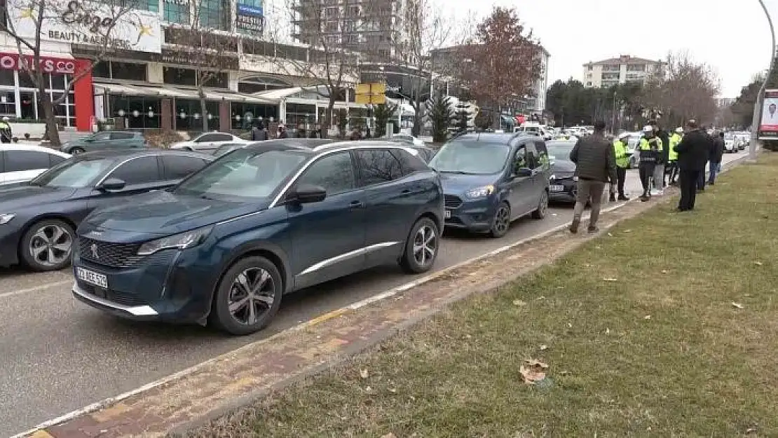 'Elazığda zincirleme trafik kazası: 2 yaralı'