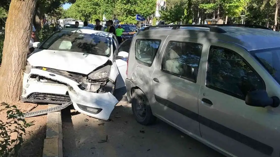 'Elazığ´da zincirleme trafik kazası: 3 yaralı'