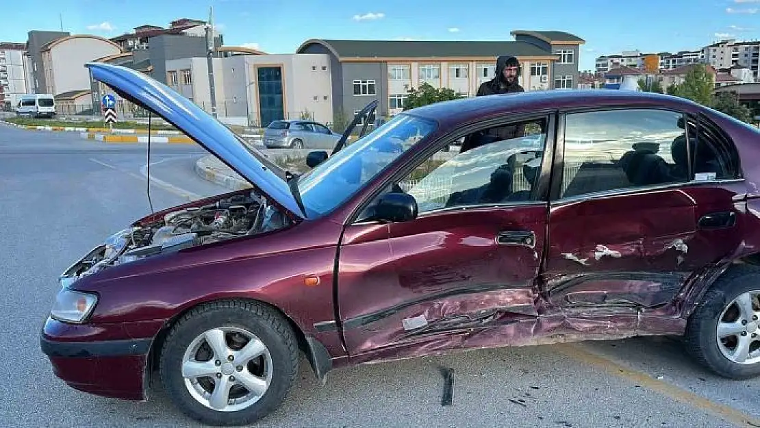 'Elazığ´da zincirleme trafik kazası: 3 yaralı'