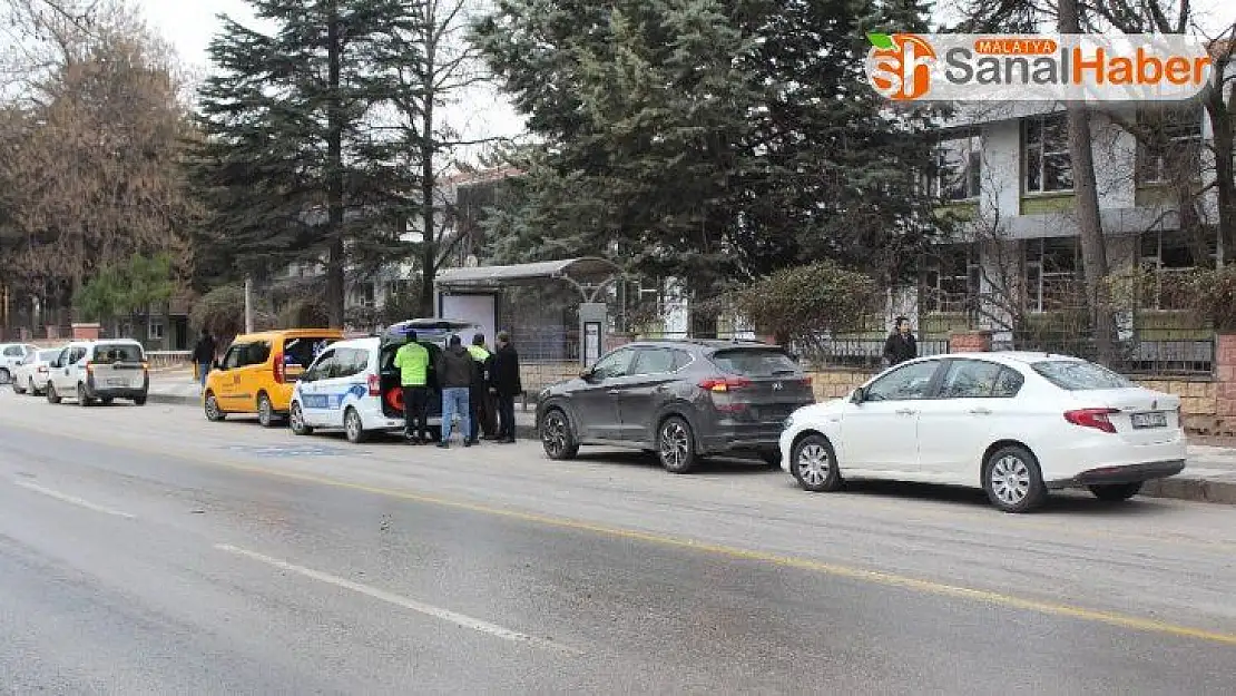 Elazığ'da zincirleme trafik kazası, 5 araç bir birine girdi