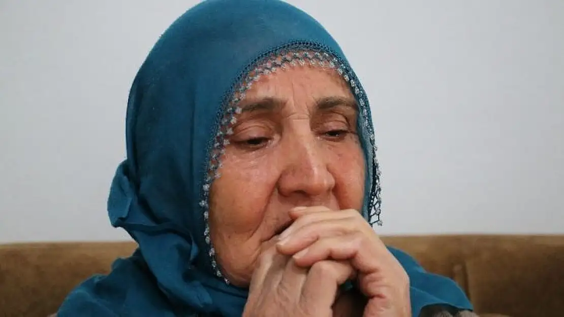 'Elazığ depreminde enkazdan 17 saat sonra kurtarılan Hatun nine o anları anlattı'