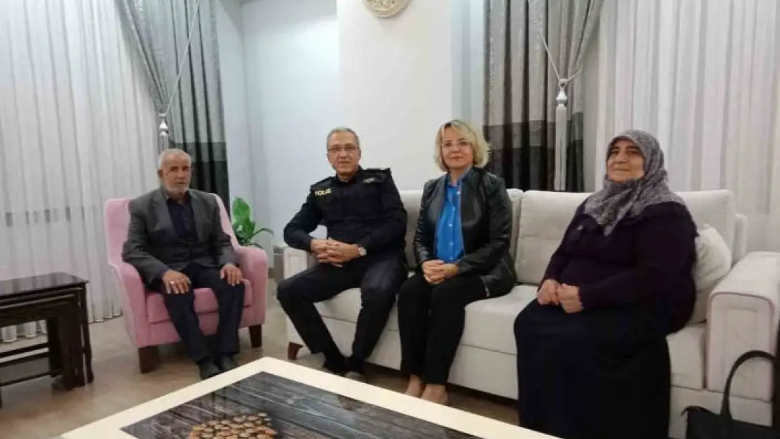 'Elazığ Emniyet Müdürü Karayel ve eşi, şehit ailesiyle bir araya geldi'