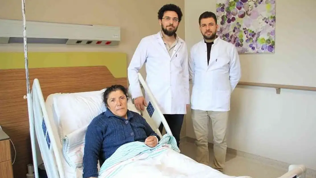 'Elazığ Fethi Sekin Şehir Hastanesinde `beyin ve epilepsi pili ameliyatları´ başarı ile uygulanıyor'