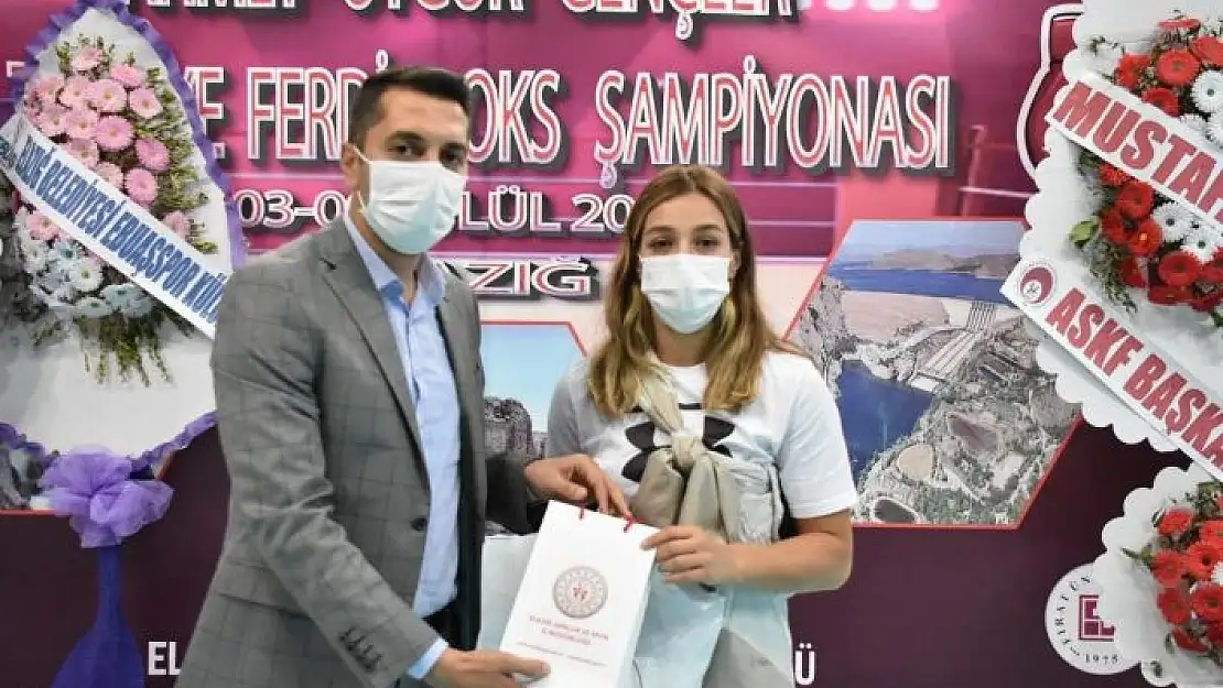 'Elazığ Gençlik ve Spor İl Müdürü Eren, Buse Naz Çakıroğlu ile buluştu'