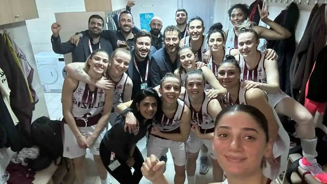 'Elazığ İl Özel İdare: 70 - İzmit Belediyespor: 67'