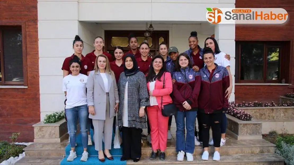 Elazığ'ın basketbol takımını, Berihan Kaldırım ağırladı