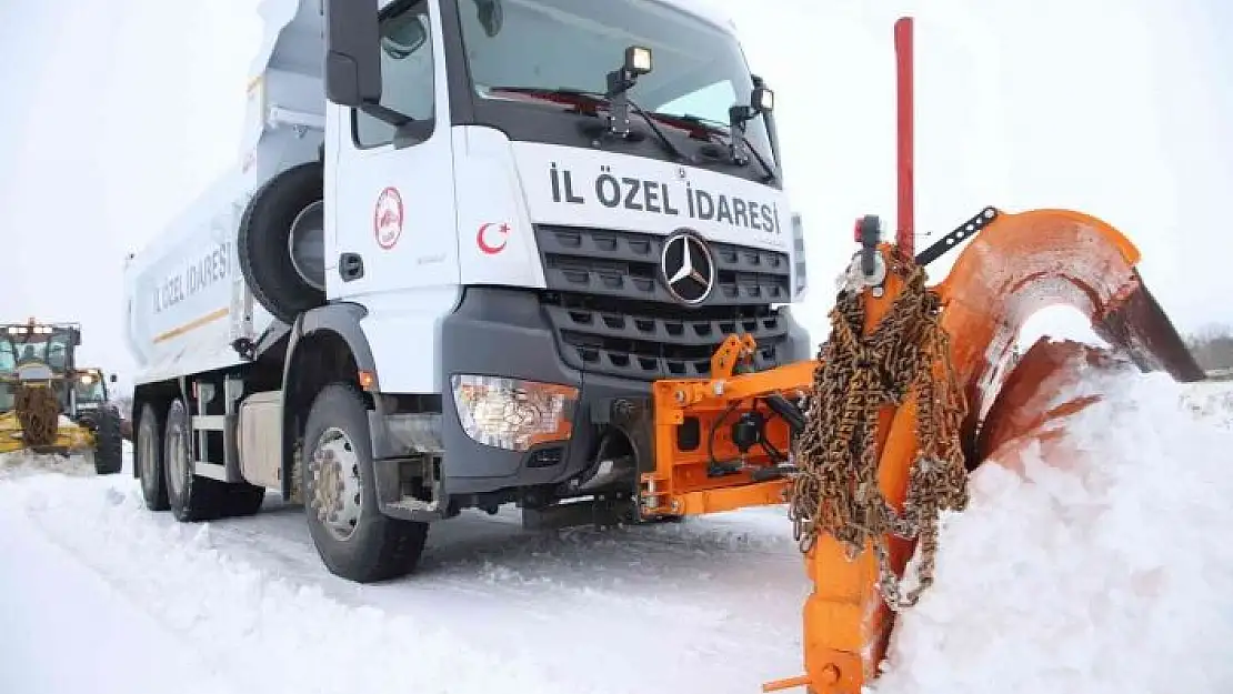 'Elazığ merkeze bağlı köy yolları kar nedeniyle ulaşıma kapandı'