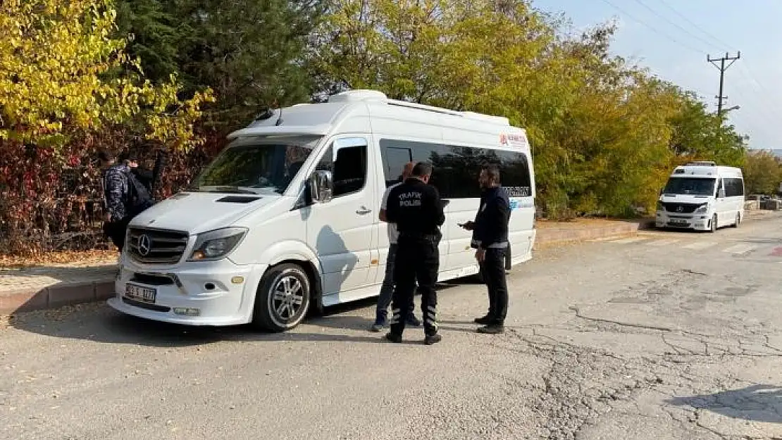 'Elazığ polisinin okul önü denetimleri sürüyor'