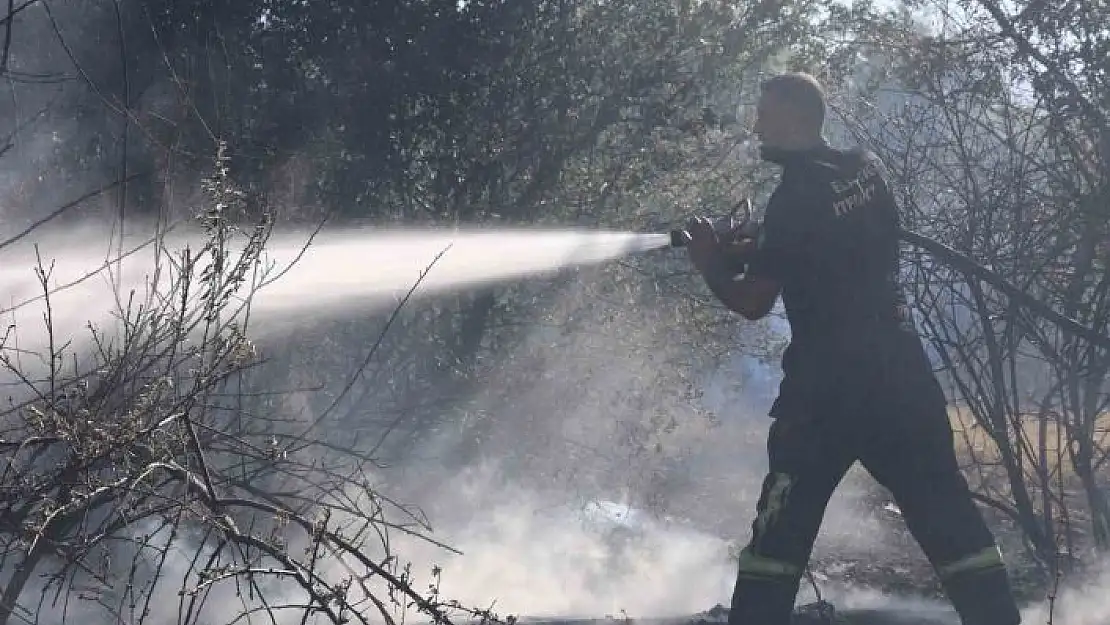 'Elazığda itfaiye ekipleri bir günde 73 yangına müdahale etti'