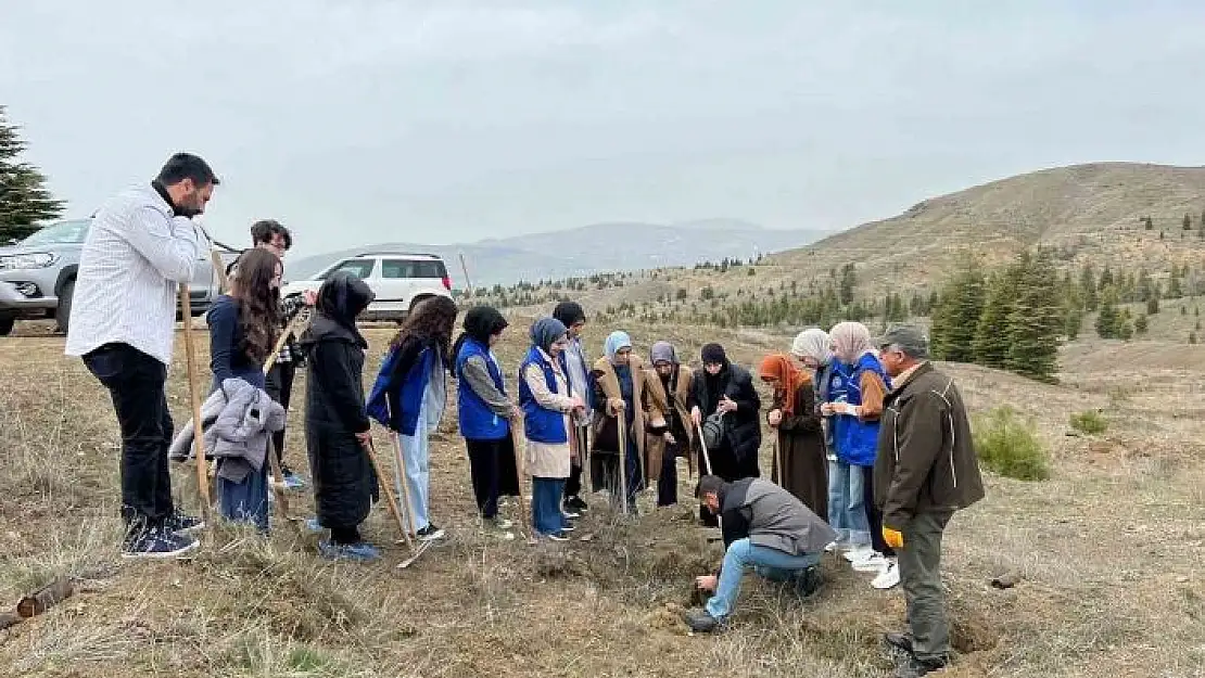 'Elazığda öğrenciler fidan dikim etkinliğinde buluştu'