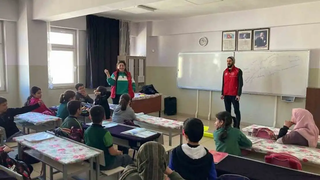 'Elazığda öğrencilere sek sek oyunu ile öfke çözme yöntemi eğitimi'