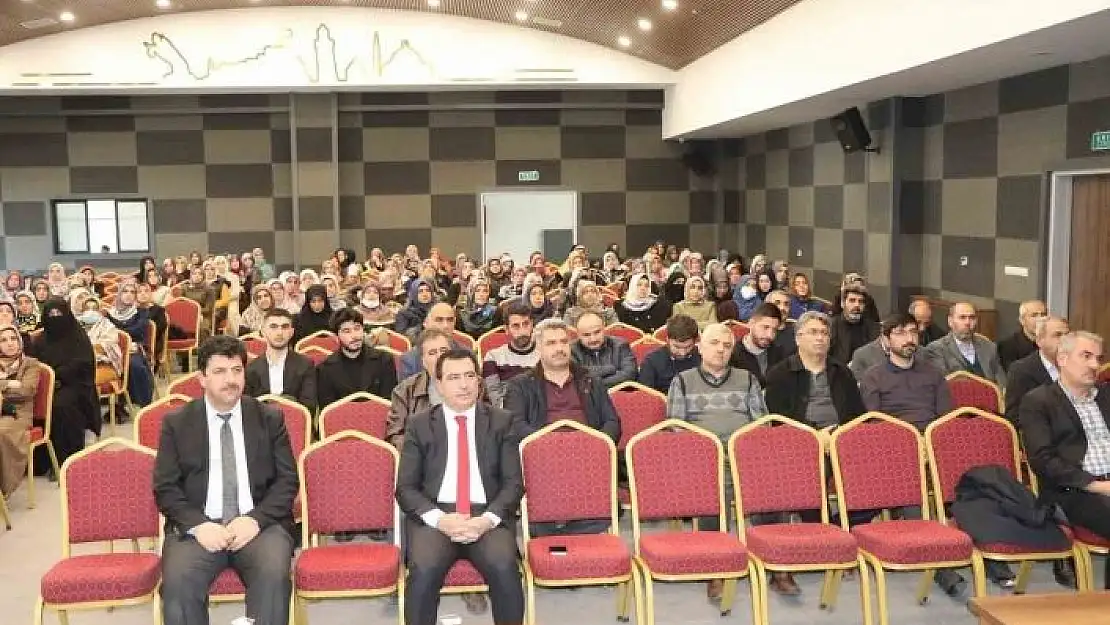 'Elazığda Örgün Eğitimle Birlikte Hafızlık Projesinin Anlamı konferansı'