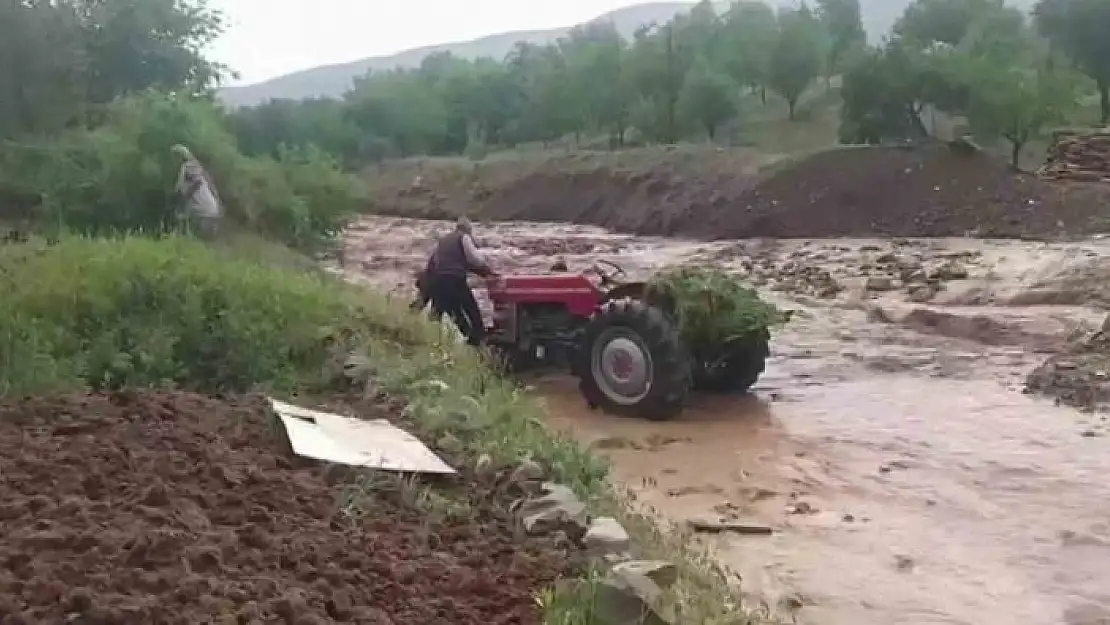 'Elazığda sağanak ve dolu yağışı hayatı olumsuz etkiledi'