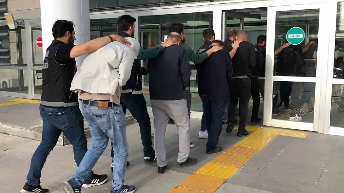 'Elazığda sokak satıcılarına operasyon: 13 gözaltı'