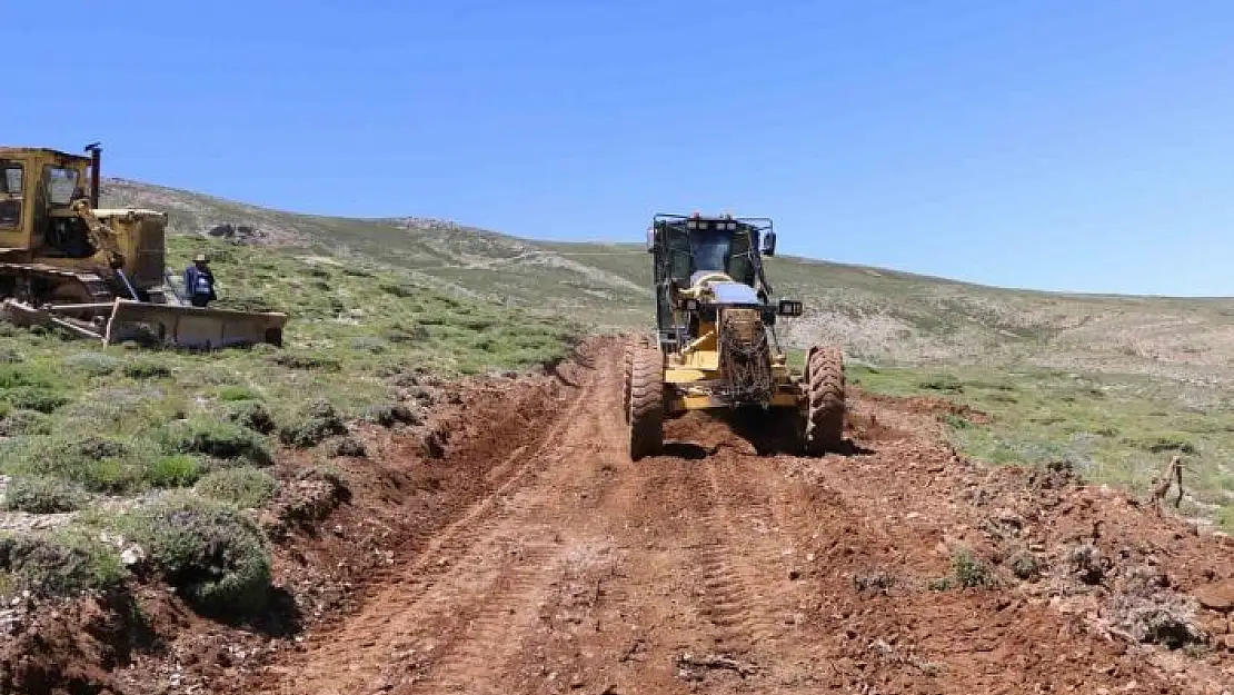 'Elazığda  yayla yolu yapım çalışmaları sürüyor'