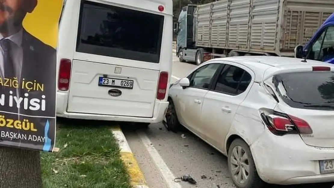 'Elazığda zincirleme kaza: 3 araçta maddi hasar oluştu'