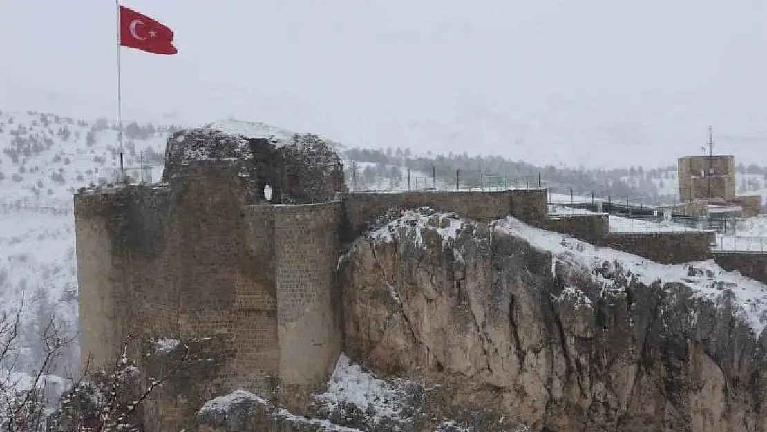 'Elazığlılar güne karla uyandı'