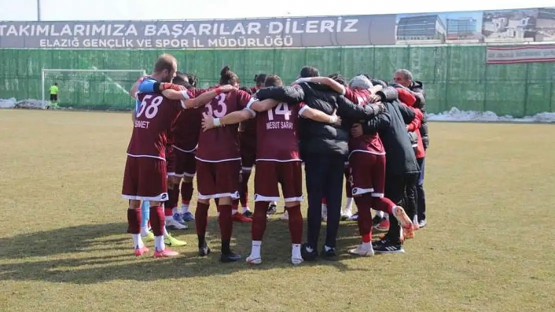 'Elazığspor 18 futbolcuyla Sakarya´ya gitti'