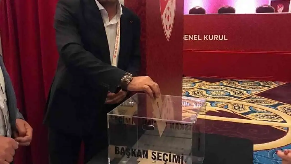 'Elazığspor´dan Büyükekşi´ye kutlama'