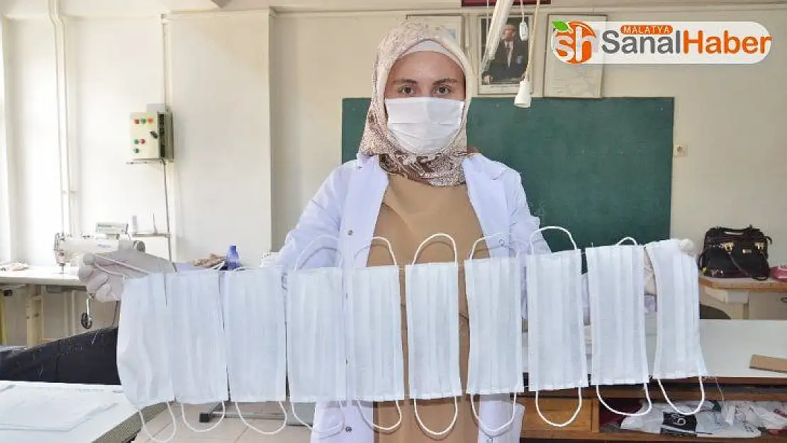 Elbistan'da usta öğreticilerle öğretmenler 18 bin maske üretti