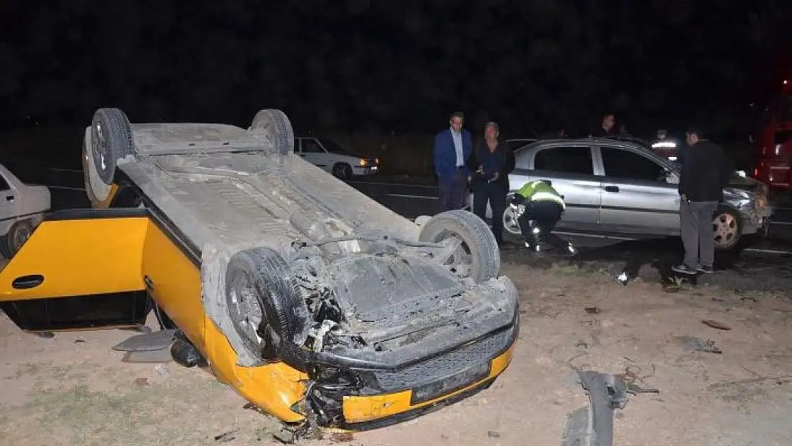 'Elbistan´da zincirleme kaza: 2´si ağır 6 yaralı'