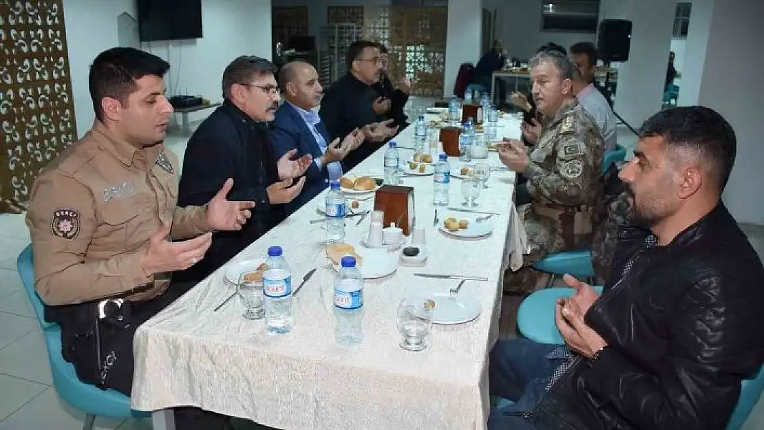 'Emniyet Genel Müdürü Aktaş ilk iftarını Malatya´da teşkilat mensuplarıyla açtı'