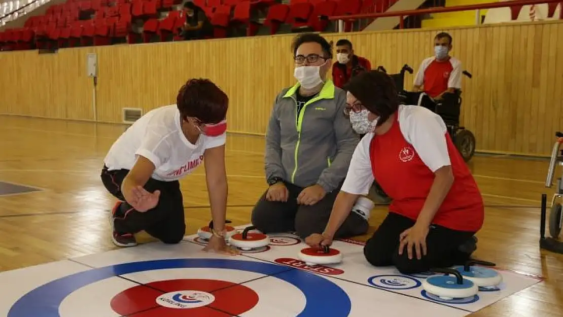 'Engelli gençlerde floor curling sevinci'