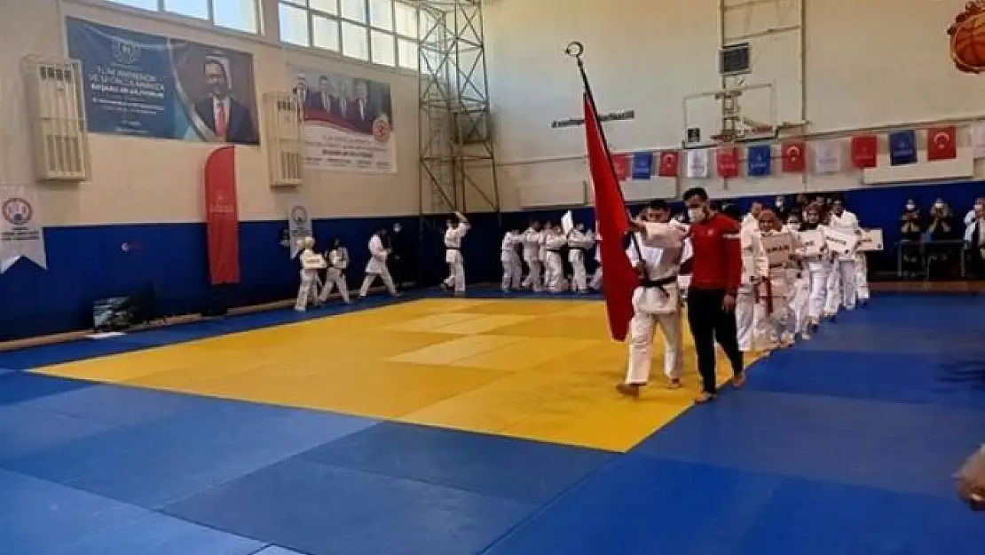 'Engelli iki judocu Türkiye Şampiyonası´ndan madalyalarla döndü'