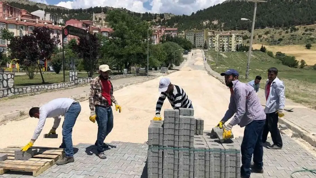 'Esentepe TOKİ´de kilitli parke çalışması'