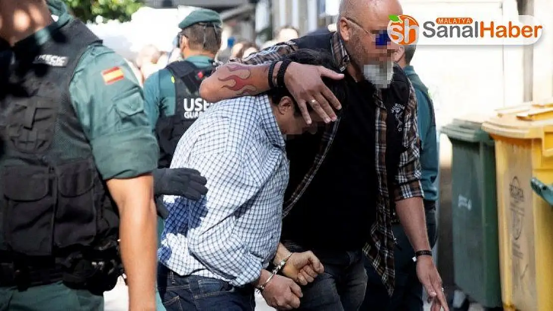 Eski karısını iki çocuğunun gözleri önünde öldürdü
