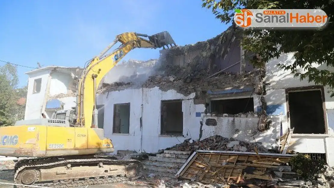 Eski Malatya'ya yeni meydan için ilk kepçe vuruldu