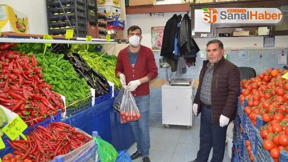 Malatya'da esnaf siparişleri evlere bırakıyor