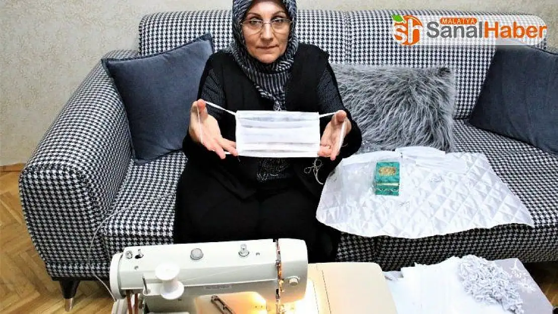 Evden sağlıkçılar için gönüllü olarak maske dikiyor