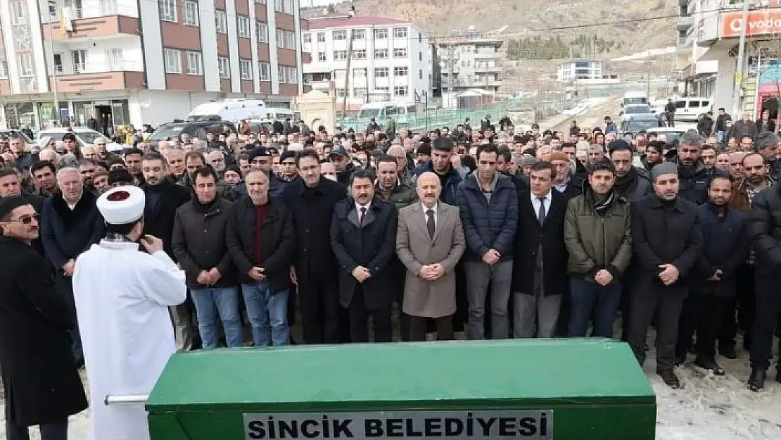 'Evinde ölü bulunan il genel meclis üyesi son yolculuğuna uğurlandı'