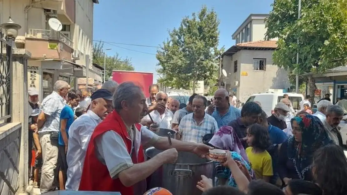 'Faik Erdoğan Vakfı´ndan 5 bin kişiye Aşure ikramı'