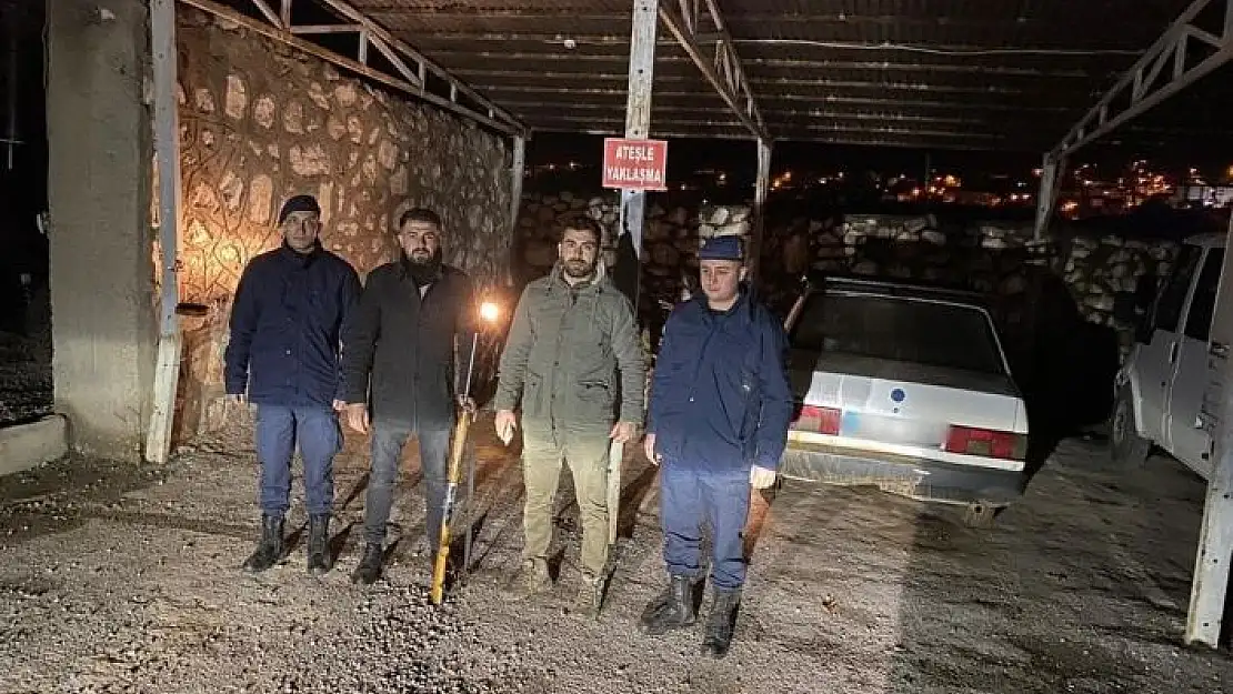 'Farla gece tavşan avlayanların araçlarına el konuldu'