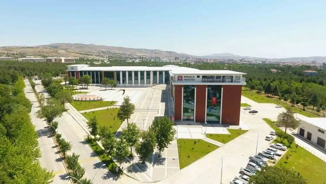 'Fırat Üniversitesi dünya sıralamasında ilk bine girdi'