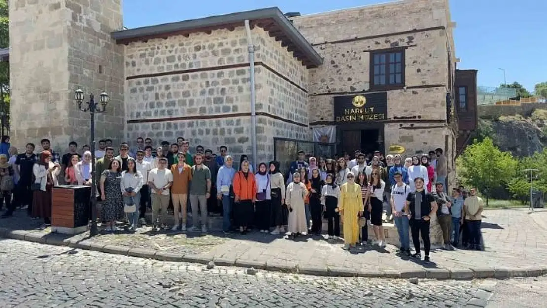 'Fırat Üniversitesi öğrencileri Harputu gezdi'