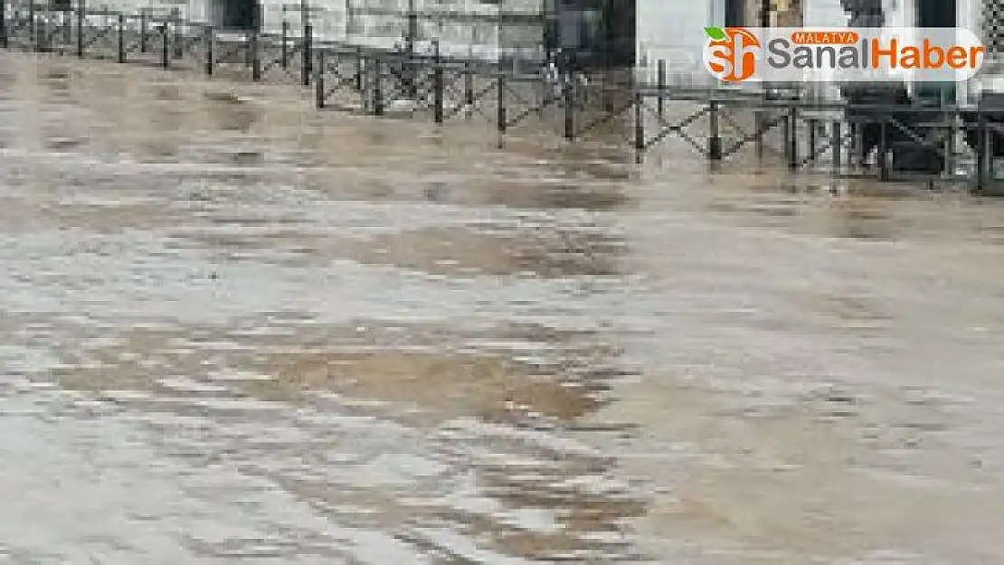 Fransa'da sel felaketi: 2 ölü, 5 yaralı