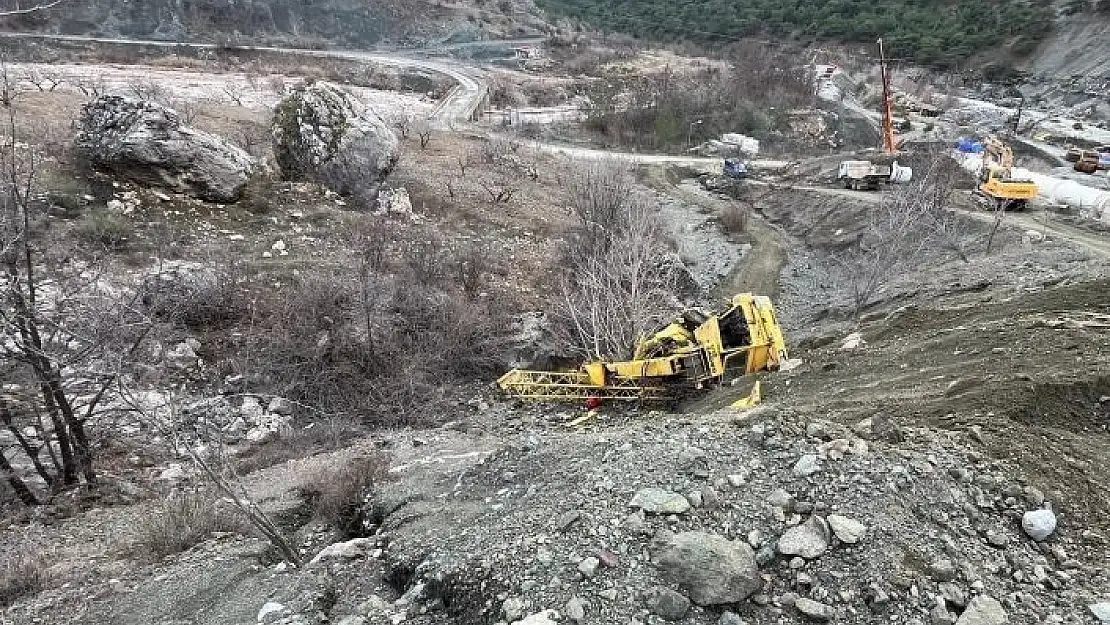 'Freni boşalan vinç şarampole devrildi'