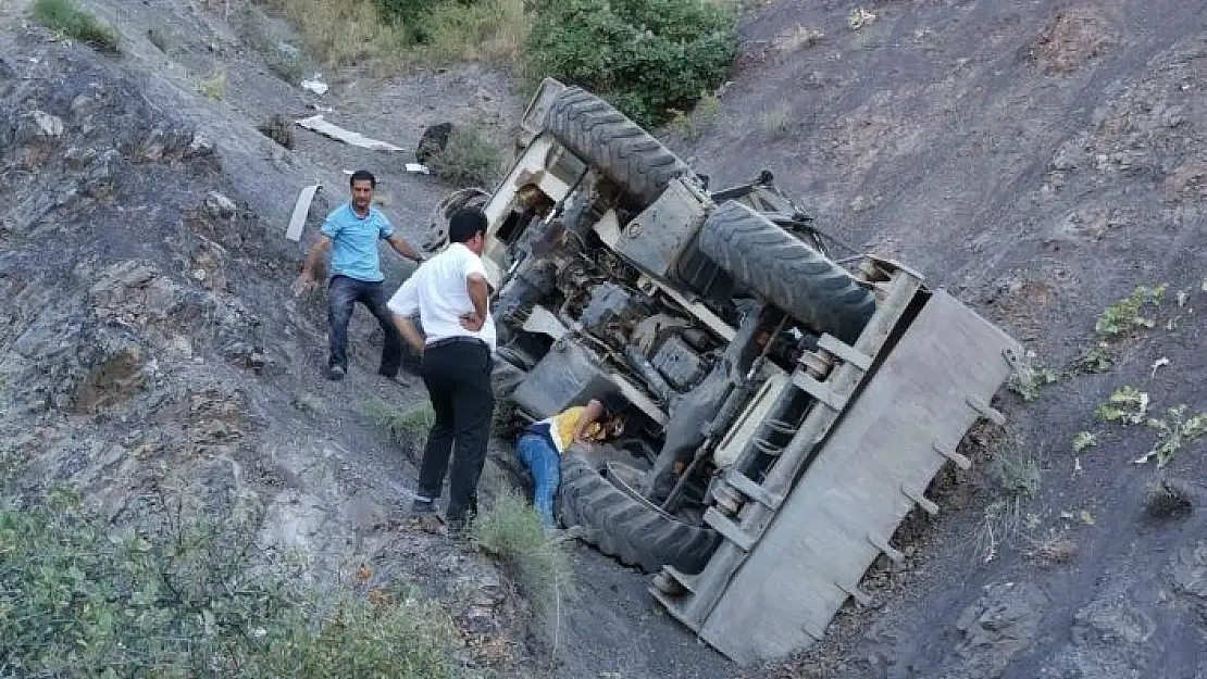 'Freni patlayan iş makinesi uçurumdan uçtu: 1 ölü'
