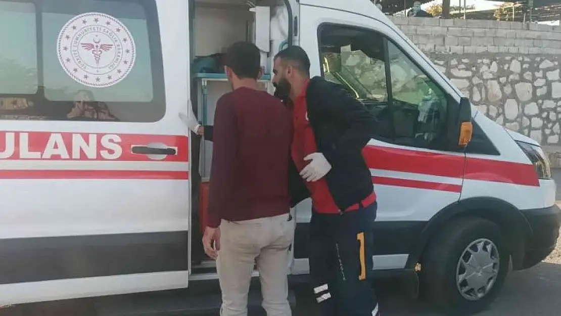 'Freni patlayan otomobil duvara çarptı: 4 yaralı'