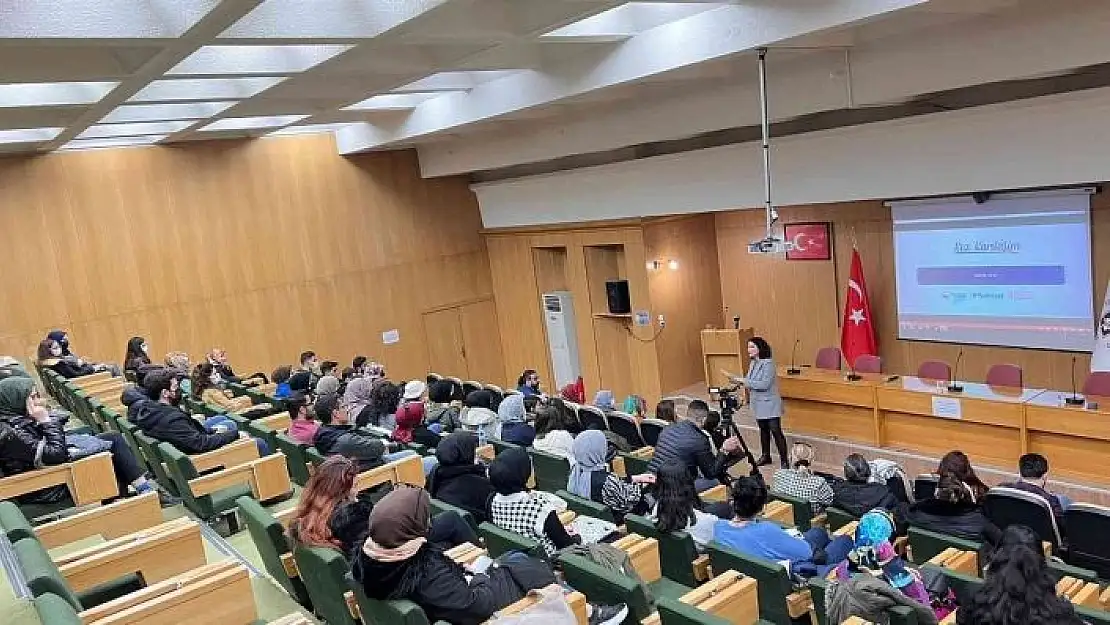 'FÜ´de  sıfır atık eğitimi  verildi'