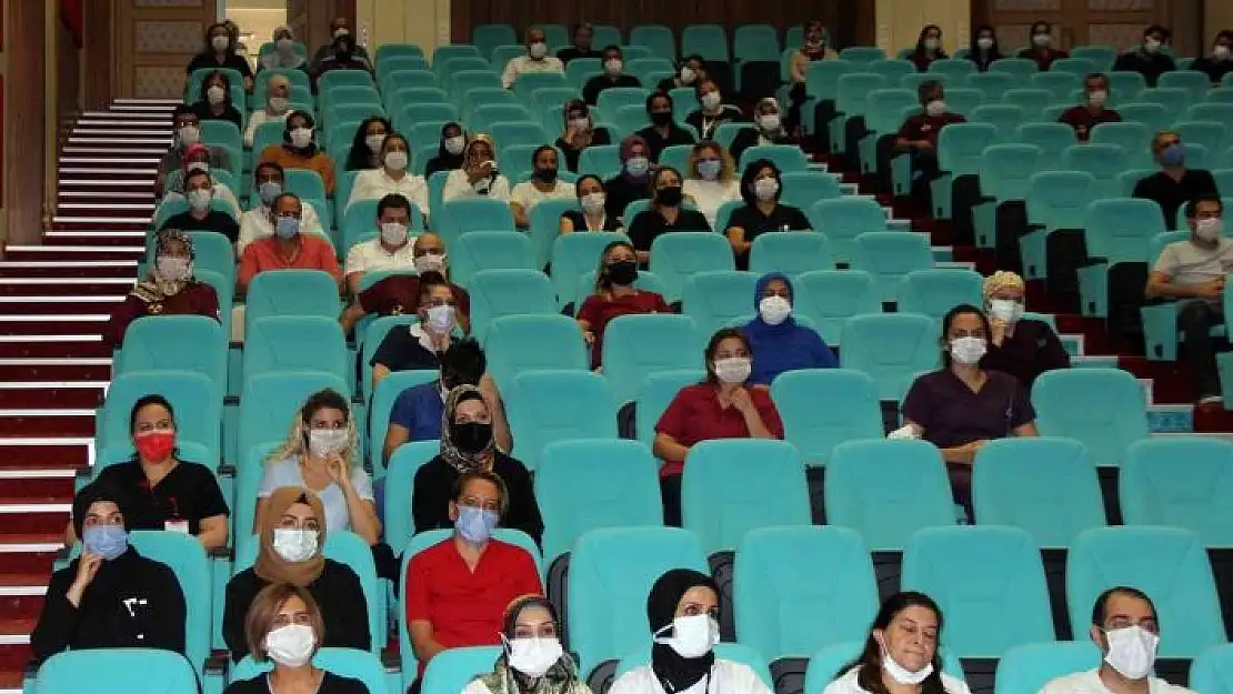 'FÜ Hastanesi sekreterlerine hasta ve hasta yakınları ile iletişim eğitimi'