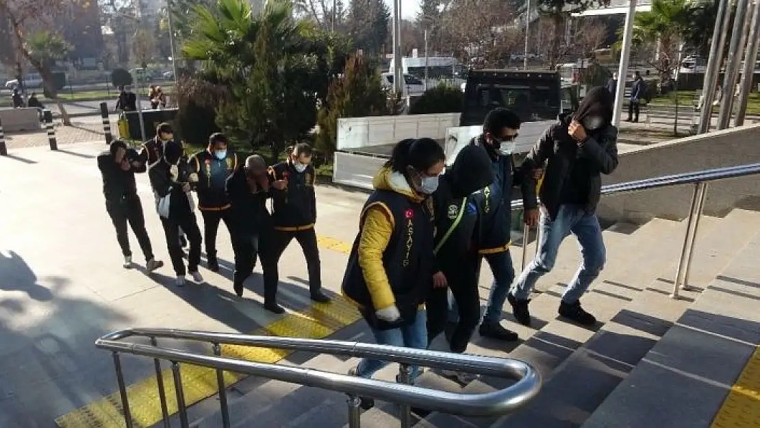 'Fuhuş operasyonunda 6 şahıs tutuklandı'
