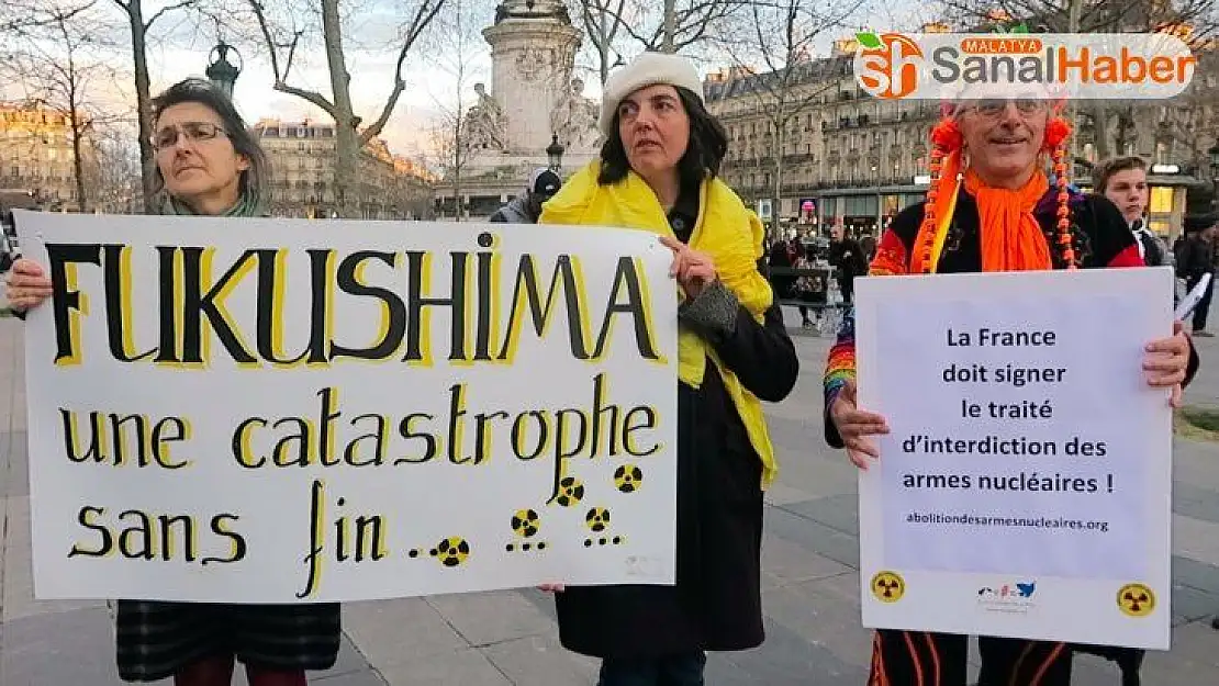 Fukuşima nükleer felaketinde hayatını kaybedenler Paris'te anıldı