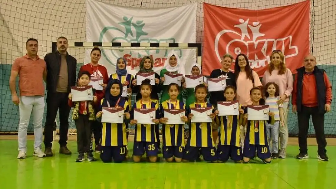 'Futsalda yarı final bileti alan takımlar belli oldu'