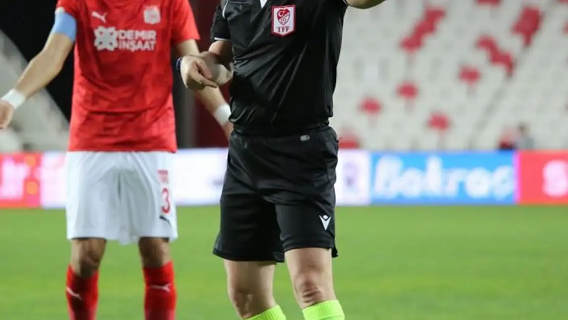 'Gaziantep FK - Sivasspor maçının VAR´ı Fırat Aydınus'